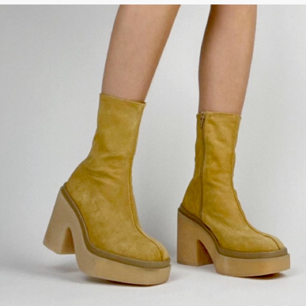 NIB Free People GIGI suede ankle boot side zipper in camel 38 mustard new in box